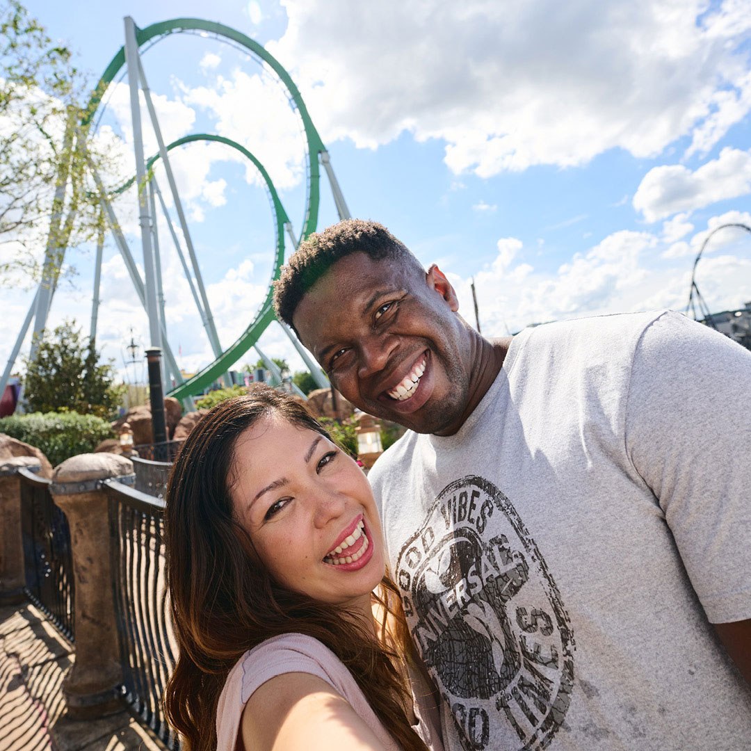 Fruglar family photo at the Universal globe